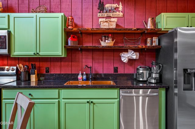 711 Heiden Drive, Gatlinburg, TN 37738