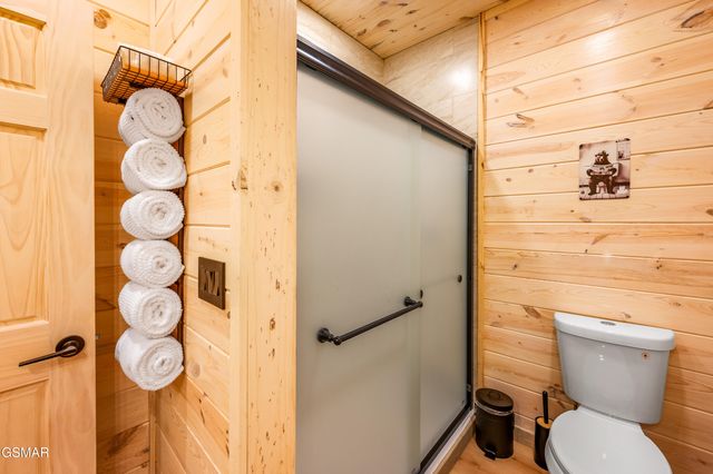 711 Heiden Drive, Gatlinburg, TN 37738