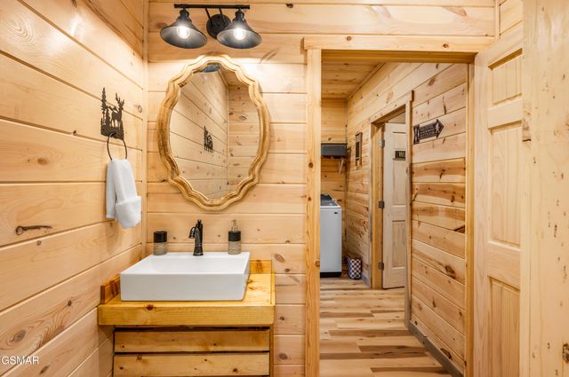 711 Heiden Drive, Gatlinburg, TN 37738