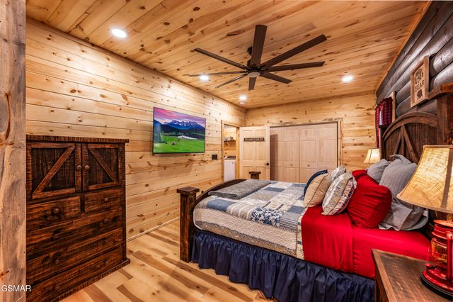 711 Heiden Drive, Gatlinburg, TN 37738