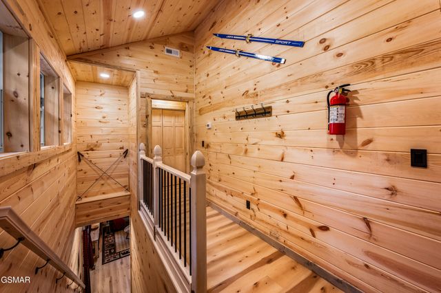 711 Heiden Drive, Gatlinburg, TN 37738