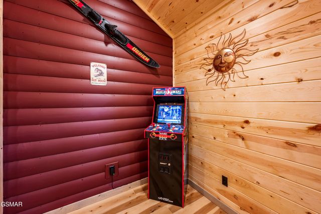 711 Heiden Drive, Gatlinburg, TN 37738