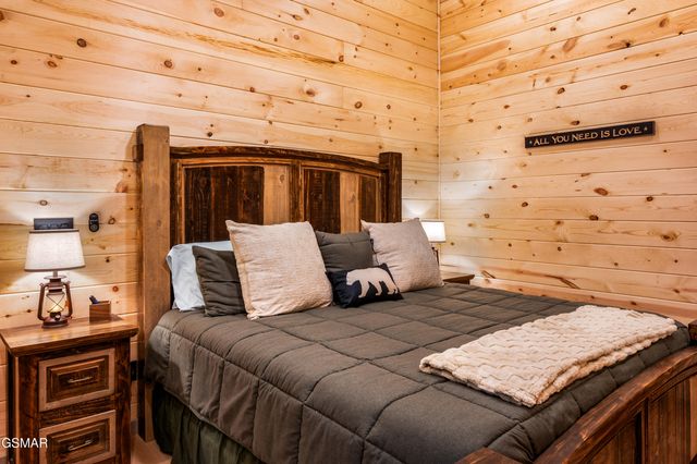 711 Heiden Drive, Gatlinburg, TN 37738