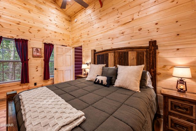 711 Heiden Drive, Gatlinburg, TN 37738