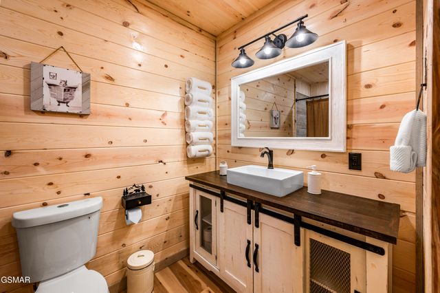 711 Heiden Drive, Gatlinburg, TN 37738