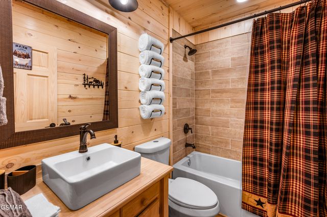 711 Heiden Drive, Gatlinburg, TN 37738