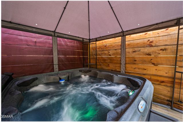 711 Heiden Drive, Gatlinburg, TN 37738