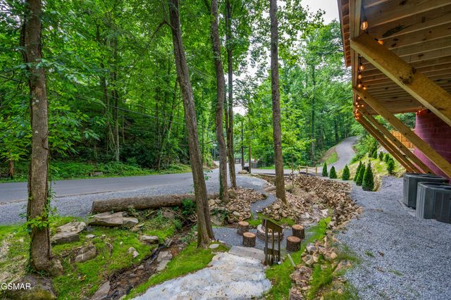 711 Heiden Drive, Gatlinburg, TN 37738