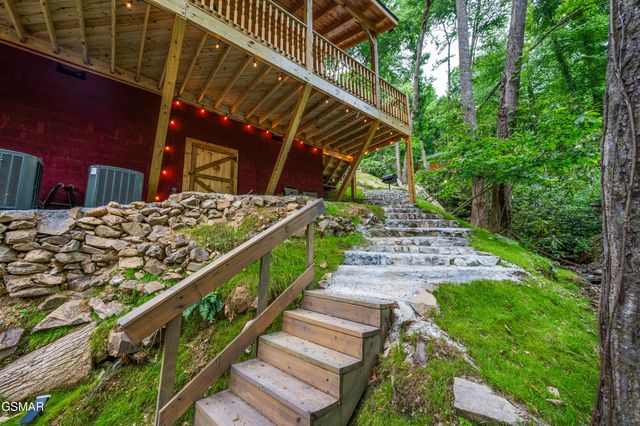 711 Heiden Drive, Gatlinburg, TN 37738