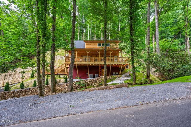 711 Heiden Drive, Gatlinburg, TN 37738