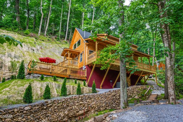 711 Heiden Drive, Gatlinburg, TN 37738