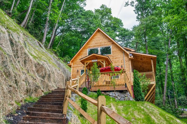 711 Heiden Drive, Gatlinburg, TN 37738