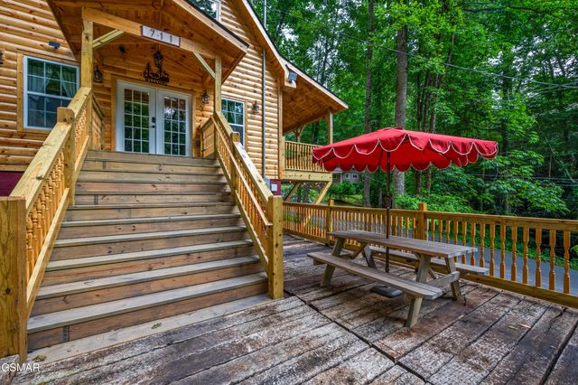 711 Heiden Drive, Gatlinburg, TN 37738