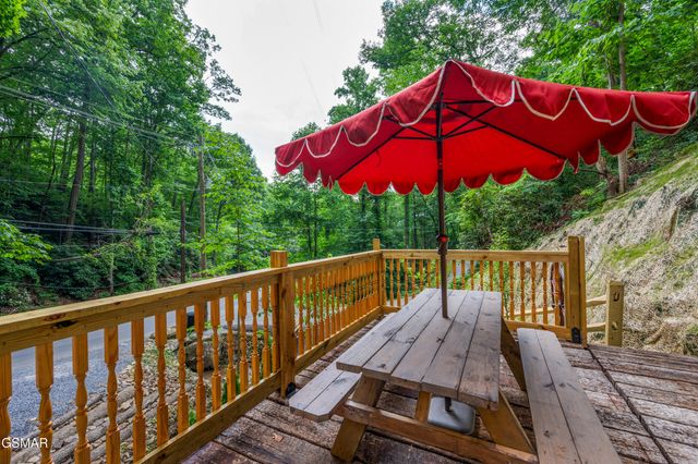 711 Heiden Drive, Gatlinburg, TN 37738