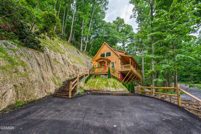 711 Heiden Drive, Gatlinburg, TN 37738