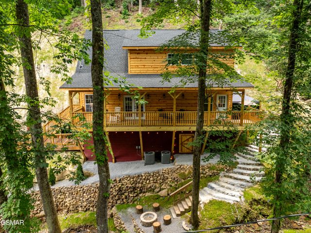 711 Heiden Drive, Gatlinburg, TN 37738