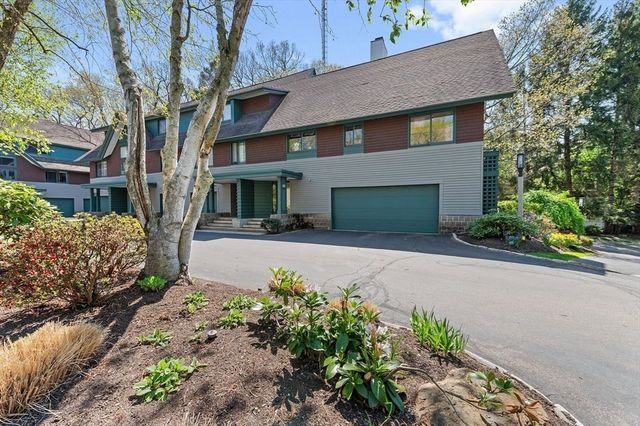 1175 Chestnut Street 12, Newton, MA 02464
