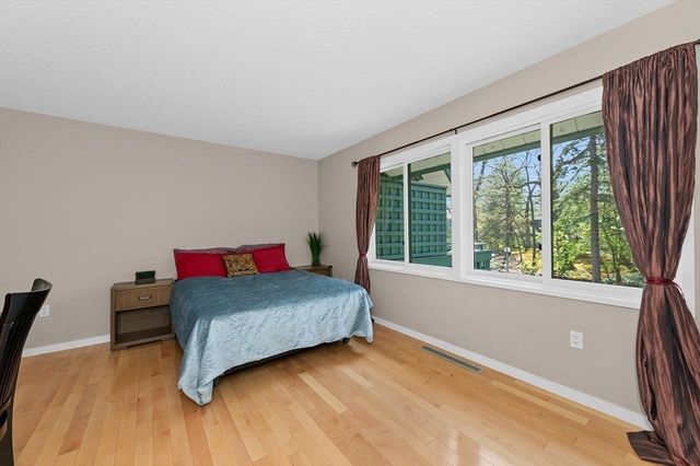 1175 Chestnut Street 12, Newton, MA 02464