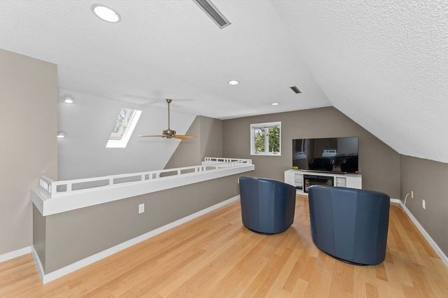 1175 Chestnut Street 12, Newton, MA 02464