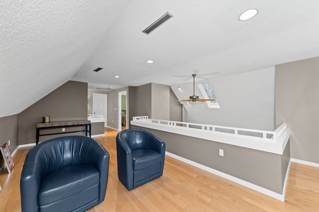 1175 Chestnut Street 12, Newton, MA 02464