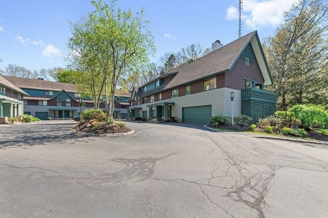 1175 Chestnut Street 12, Newton, MA 02464
