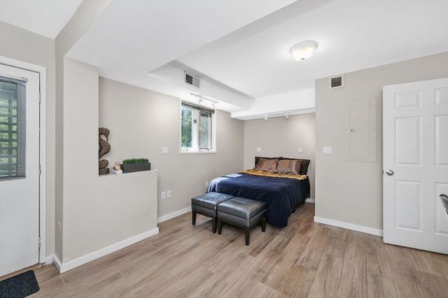 1175 Chestnut Street 12, Newton, MA 02464