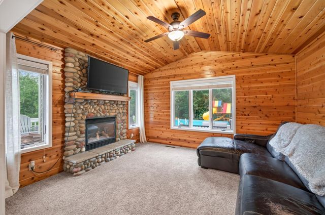 37283 Heritage Way, North Branch, MN 55056