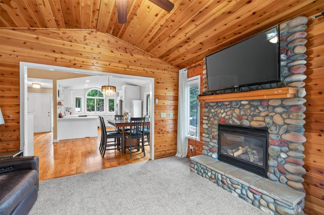 37283 Heritage Way, North Branch, MN 55056