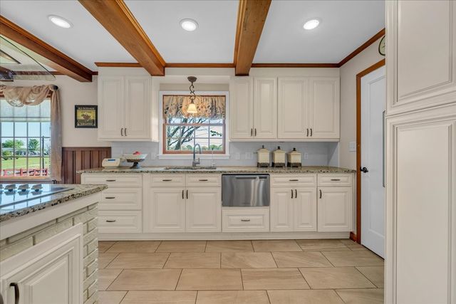 1435 Hennessee Bridge Rd, Rock Island, TN 38581