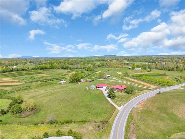 1435 Hennessee Bridge Rd, Rock Island, TN 38581