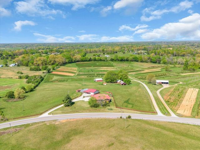 1435 Hennessee Bridge Rd, Rock Island, TN 38581