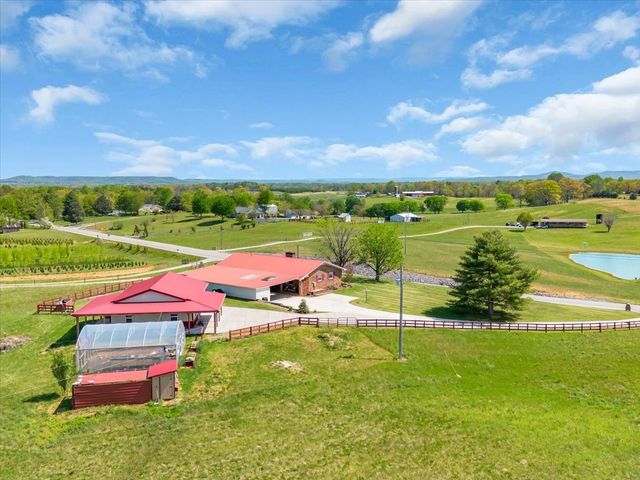 1435 Hennessee Bridge Rd, Rock Island, TN 38581