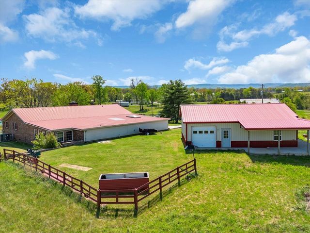 1435 Hennessee Bridge Rd, Rock Island, TN 38581
