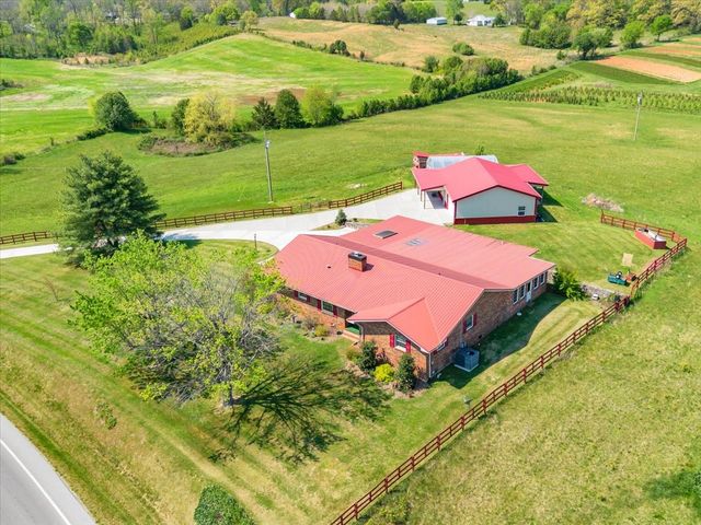 1435 Hennessee Bridge Rd, Rock Island, TN 38581