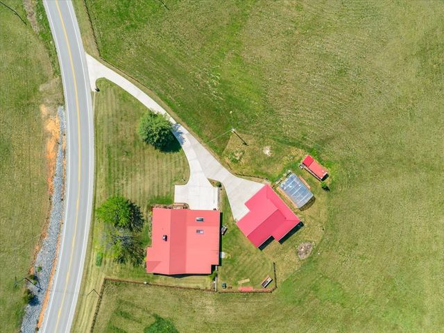 1435 Hennessee Bridge Rd, Rock Island, TN 38581