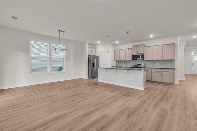 2032 Halton Oaks Drive, Spartanburg, SC 29303