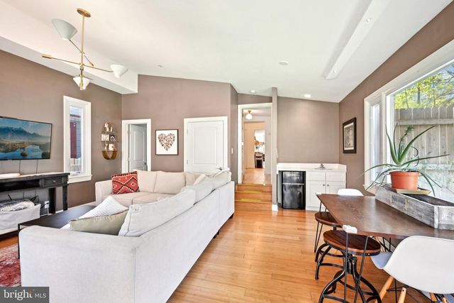 748 WASHINGTON LANE, Jenkintown, PA 19046