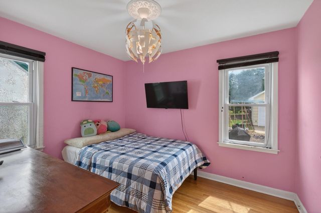 1736 Montana Avenue E, Saint Paul, MN 55106