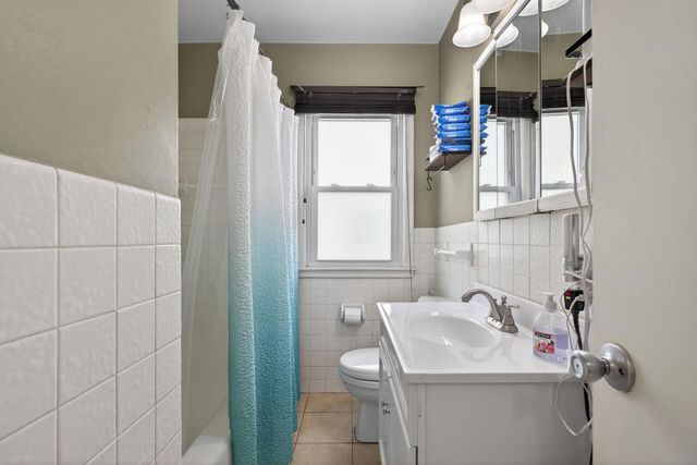 1736 Montana Avenue E, Saint Paul, MN 55106