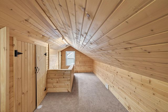 1736 Montana Avenue E, Saint Paul, MN 55106