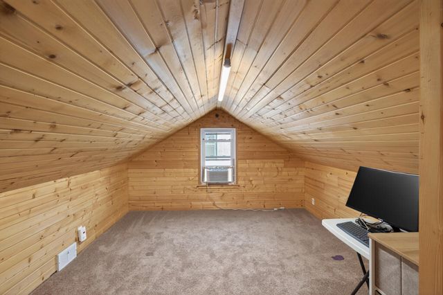 1736 Montana Avenue E, Saint Paul, MN 55106