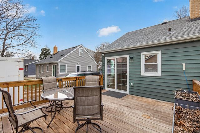 1736 Montana Avenue E, Saint Paul, MN 55106