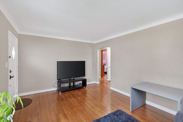 1736 Montana Avenue E, Saint Paul, MN 55106