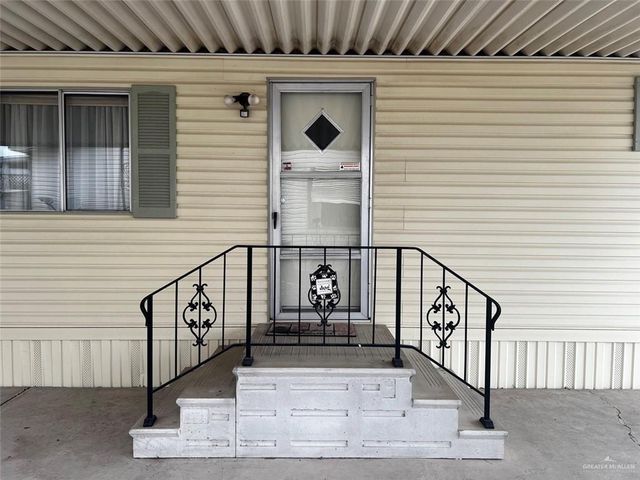 400 Castle Palm Drive, Alamo, TX 78516