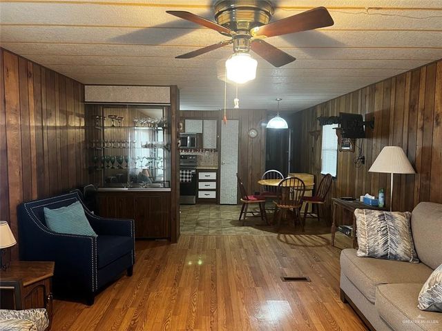 400 Castle Palm Drive, Alamo, TX 78516