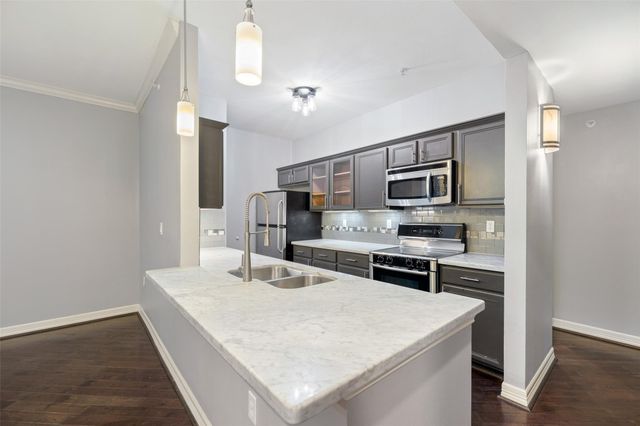 3501 Chenevert Street 17, Houston, TX 77004