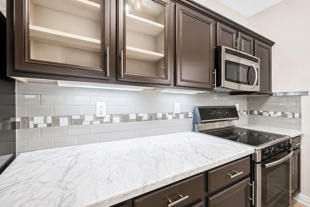3501 Chenevert Street 17, Houston, TX 77004