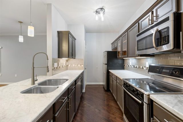 3501 Chenevert Street 17, Houston, TX 77004