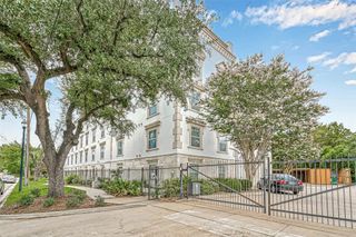 3501 Chenevert Street 17, Houston, TX 77004