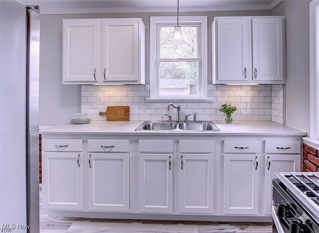 14014 Parkdale Avenue, Cleveland, OH 44111